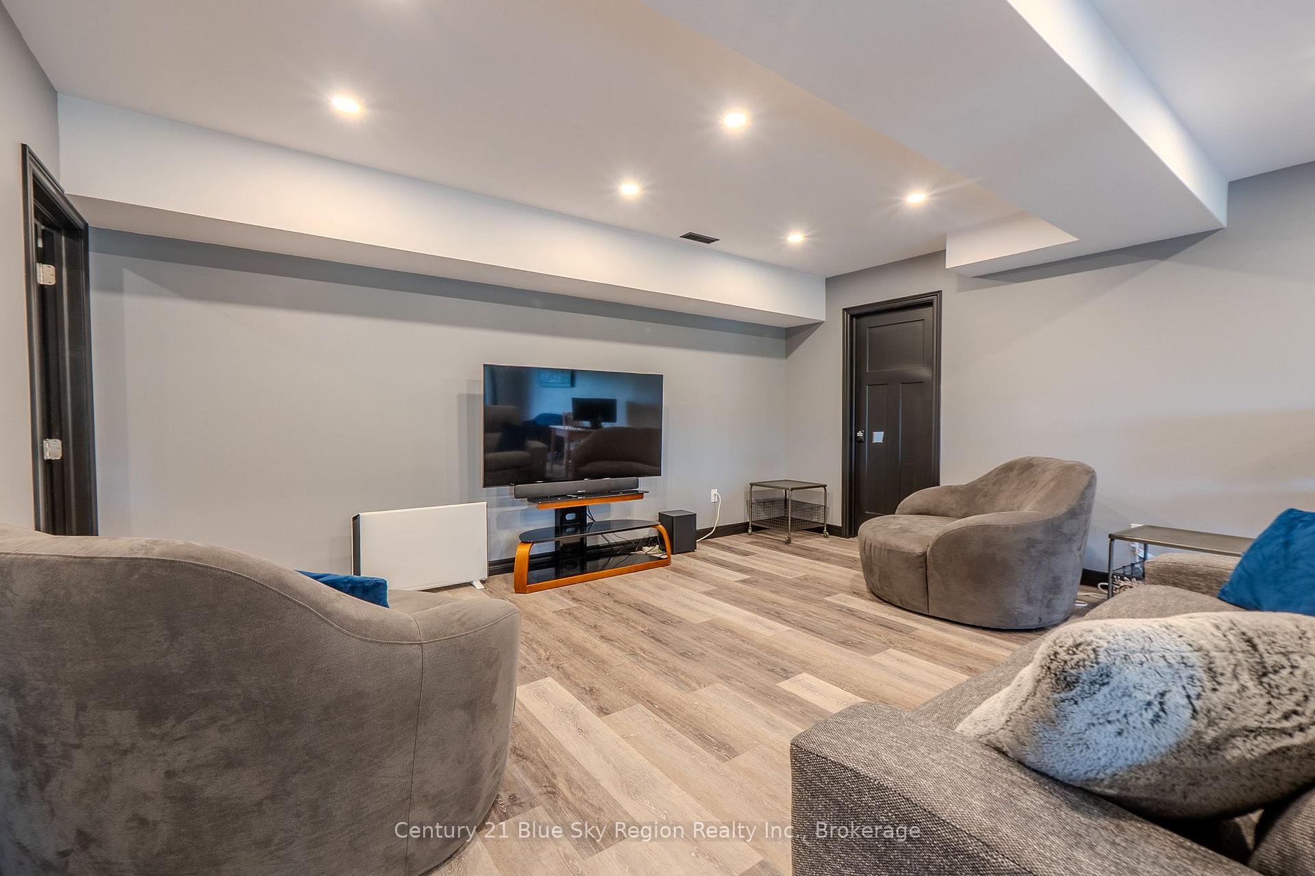 Photo 30 of 39 Tupper Drive, North Bay, Airport — HOMEH