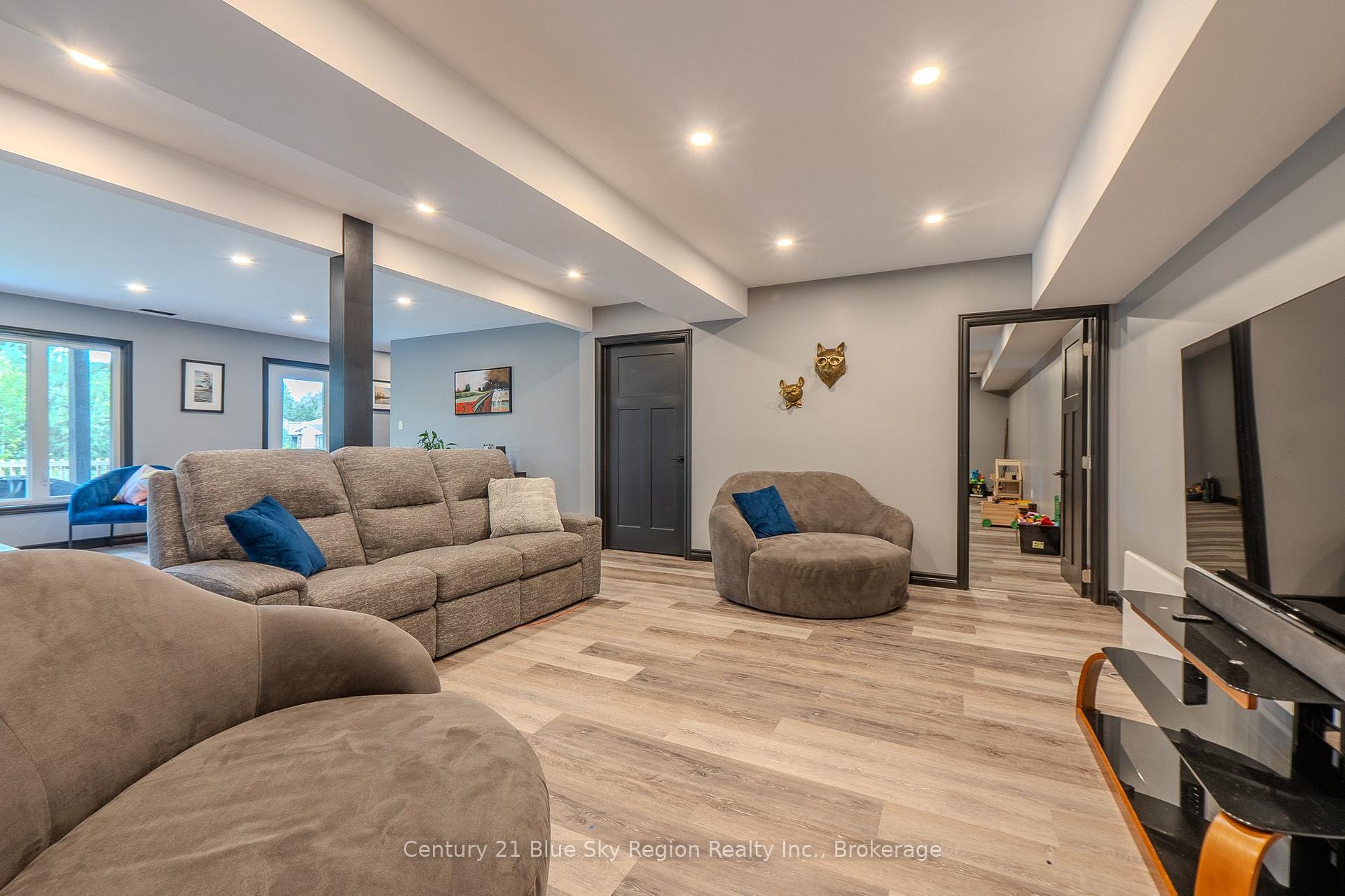 Photo 31 of 39 Tupper Drive, North Bay, Airport — HOMEH