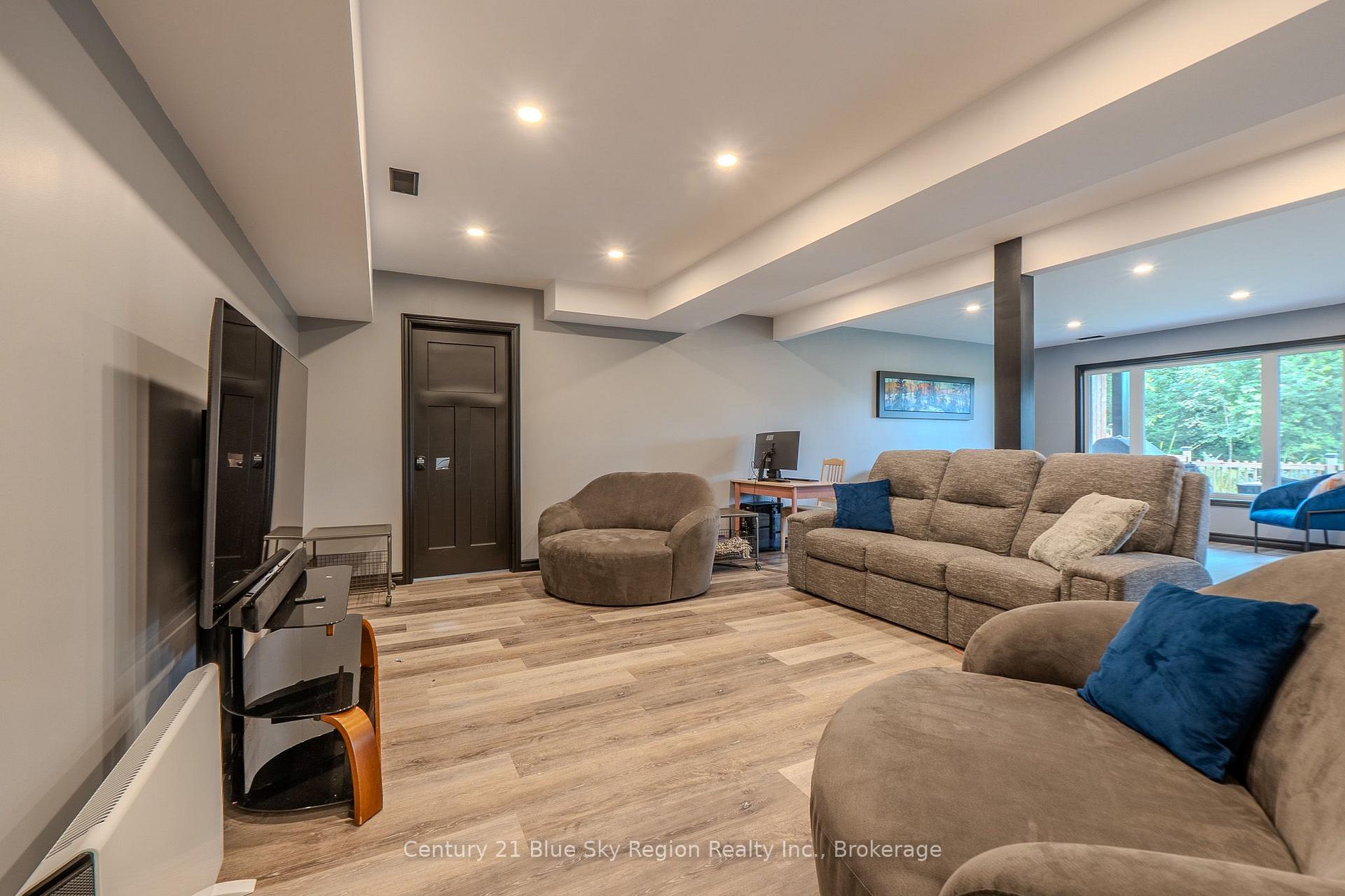 Photo 32 of 39 Tupper Drive, North Bay, Airport — HOMEH