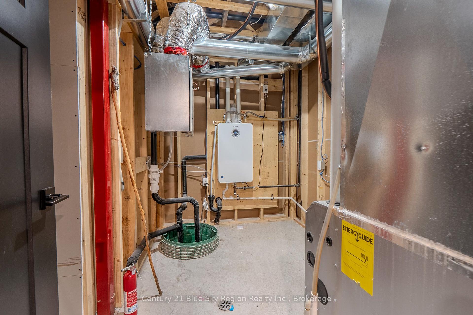 Photo 38 of 39 Tupper Drive, North Bay, Airport — HOMEH