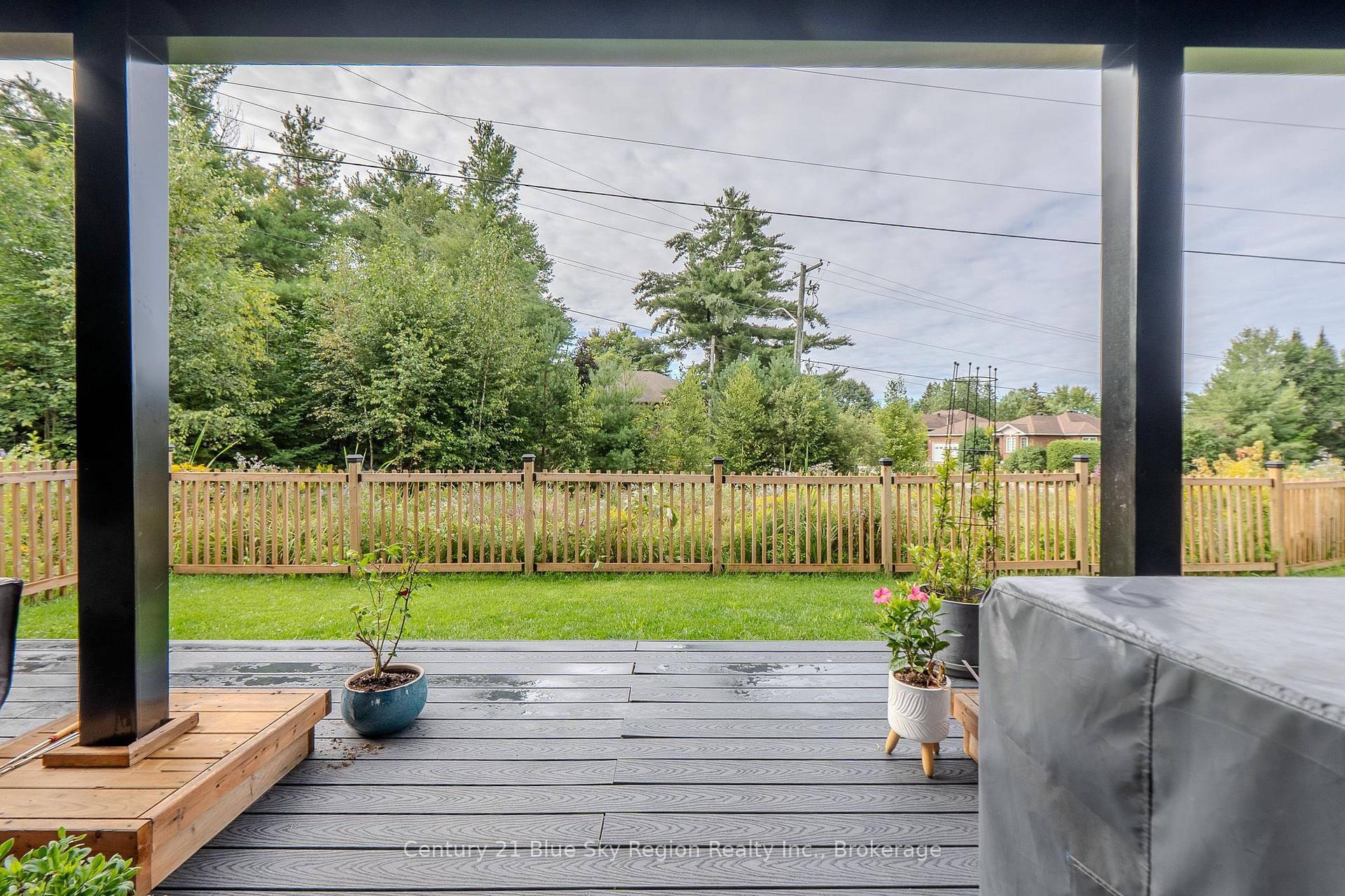 Photo 40 of 39 Tupper Drive, North Bay, Airport — HOMEH