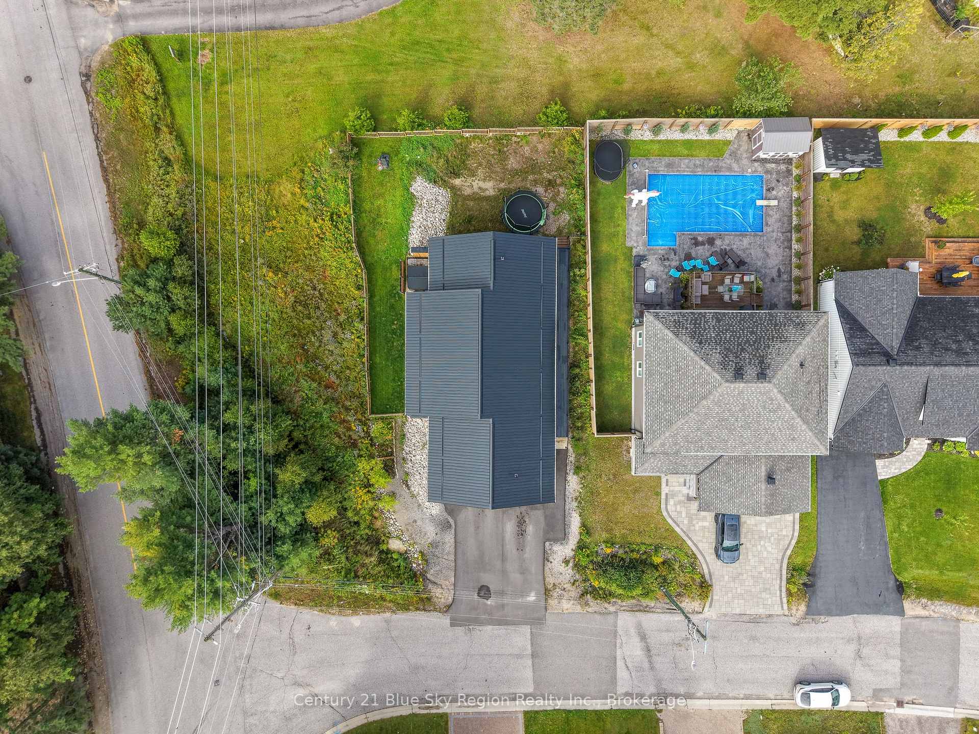 Photo 43 of 39 Tupper Drive, North Bay, Airport — HOMEH