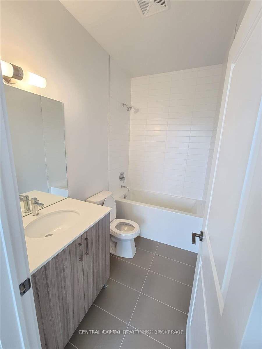 Photo 3 of Unit 1905, 11 Lillian Street, Toronto, Mount Pleasant West — HOMEH