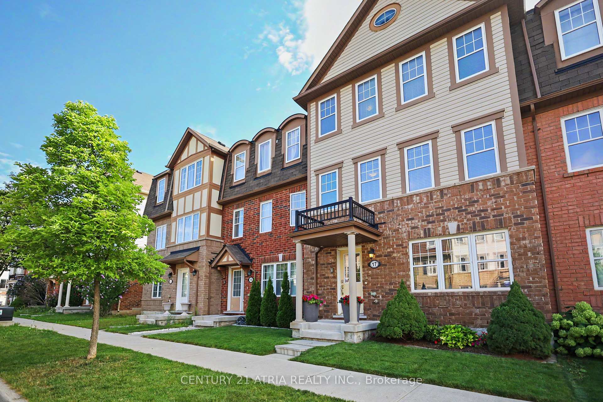 Photo 2 of 17 Crossbill Road, Brampton, Northwest Brampton — HOMEH