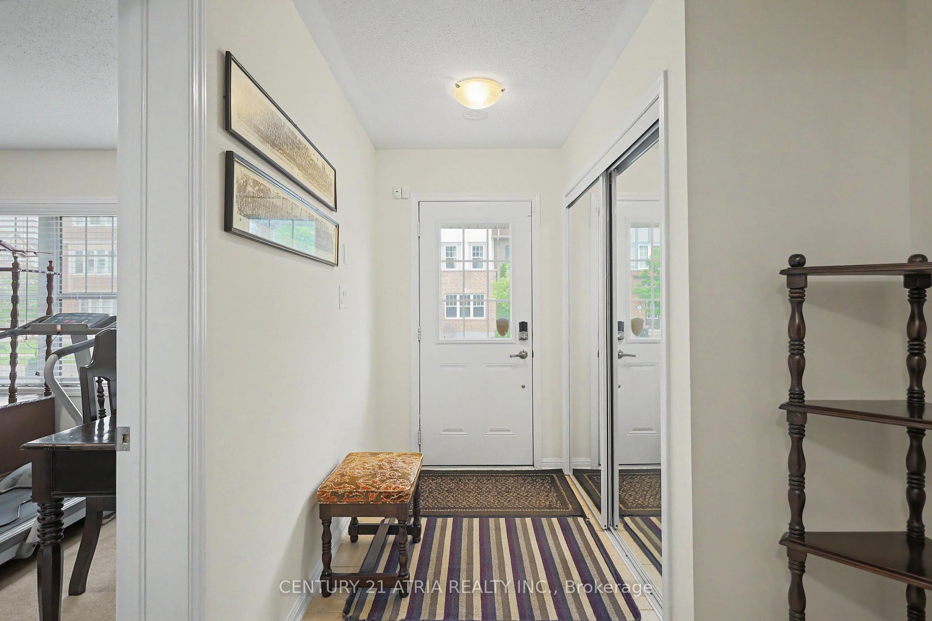 Photo 4 of 17 Crossbill Road, Brampton, Northwest Brampton — HOMEH