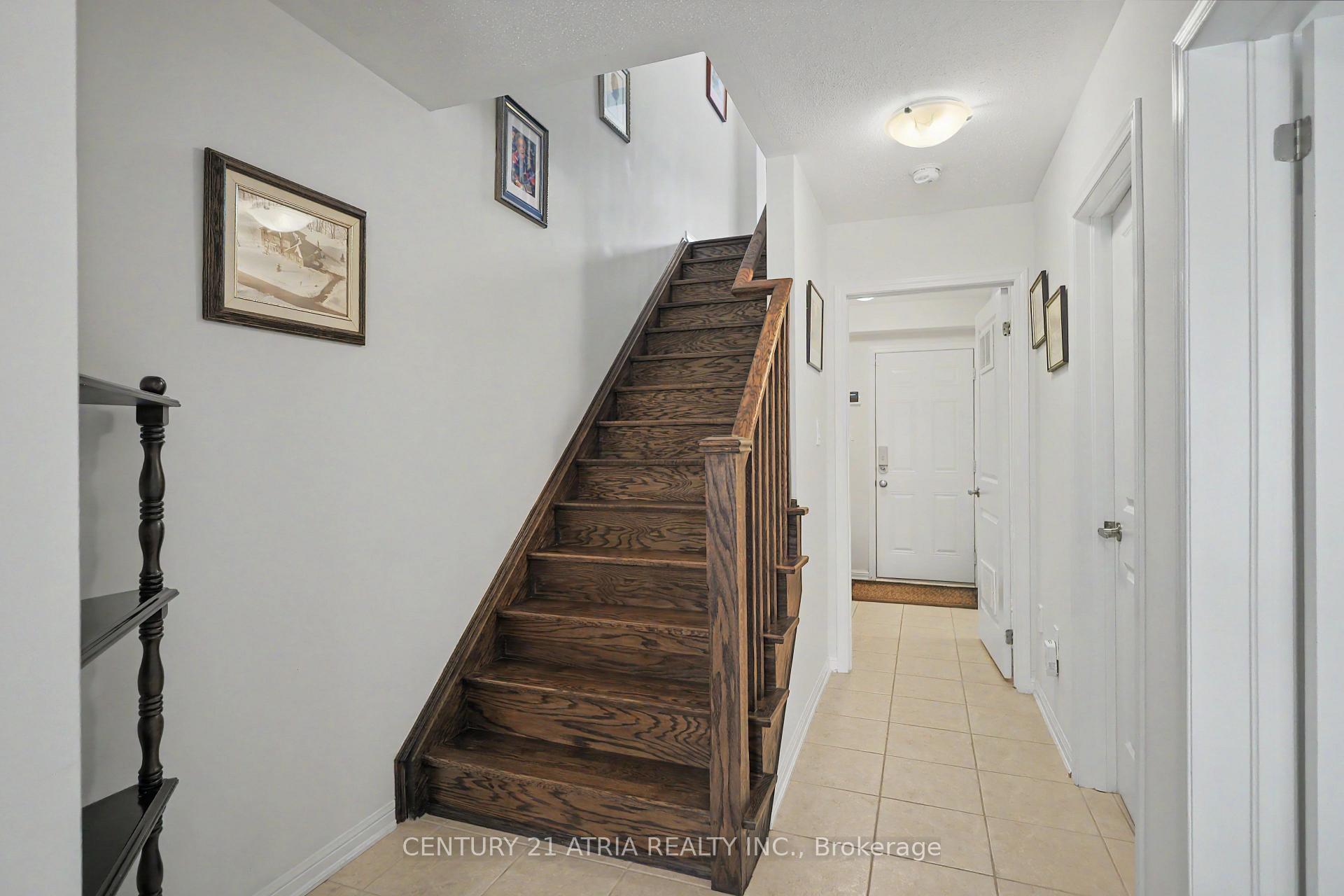 Photo 5 of 17 Crossbill Road, Brampton, Northwest Brampton — HOMEH