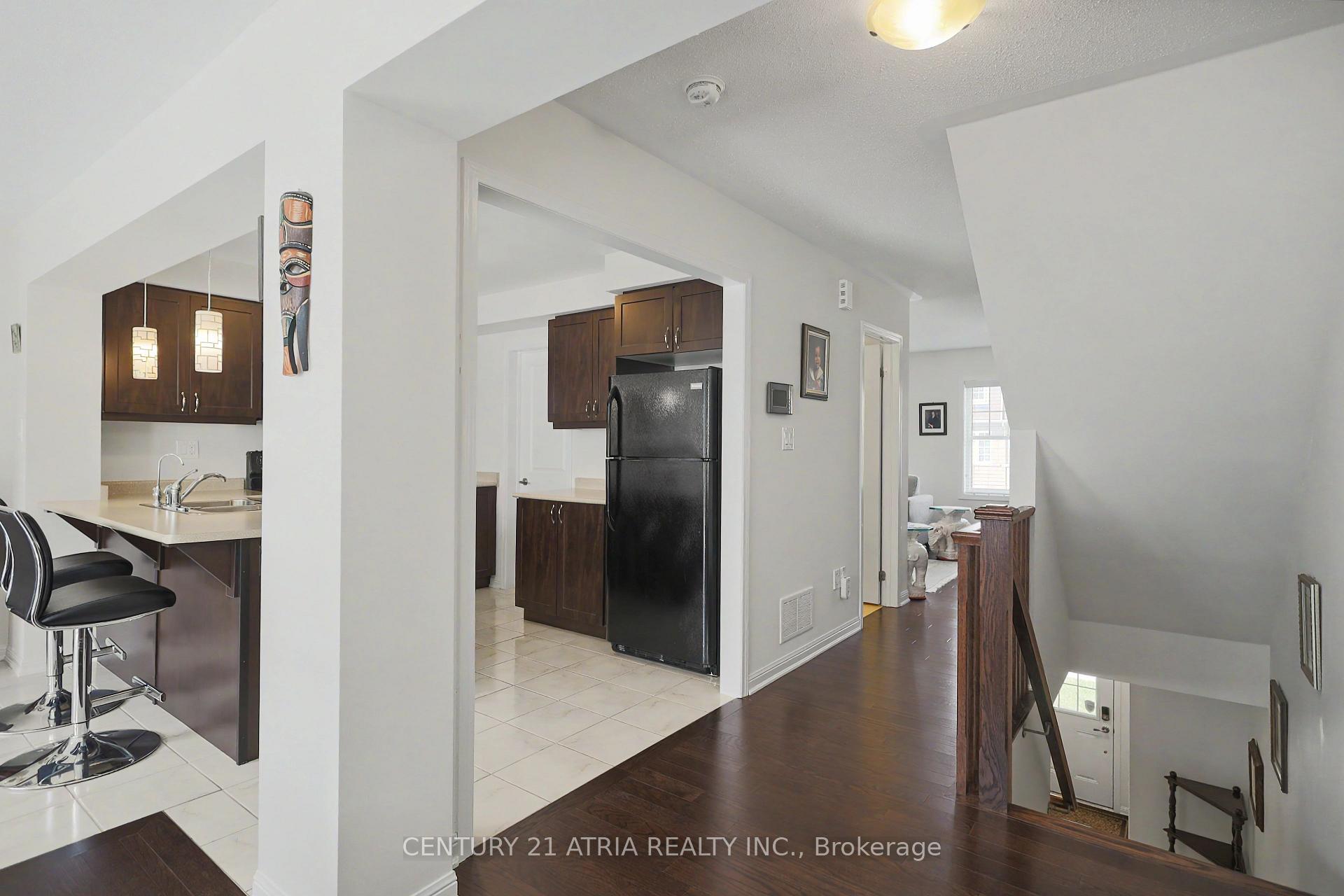 Photo 10 of 17 Crossbill Road, Brampton, Northwest Brampton — HOMEH