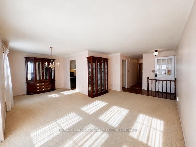 Photo 4 of 2781 Mercury Avenue, Niagara Falls, Stamford — HOMEH