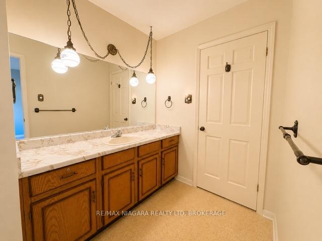 Photo 7 of 2781 Mercury Avenue, Niagara Falls, Stamford — HOMEH