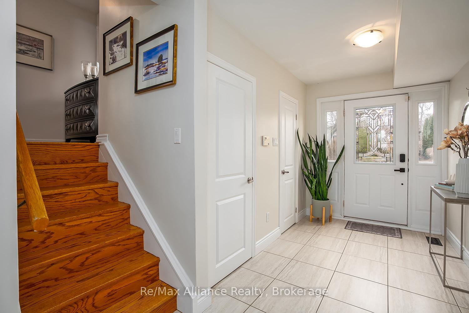 Photo 6 of 183 Westminster Drive, Oakville, Southwest — HOMEH