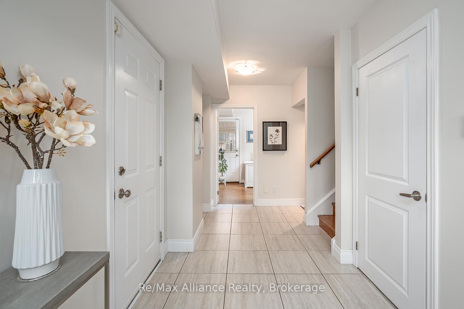 Photo 7 of 183 Westminster Drive, Oakville, Southwest — HOMEH