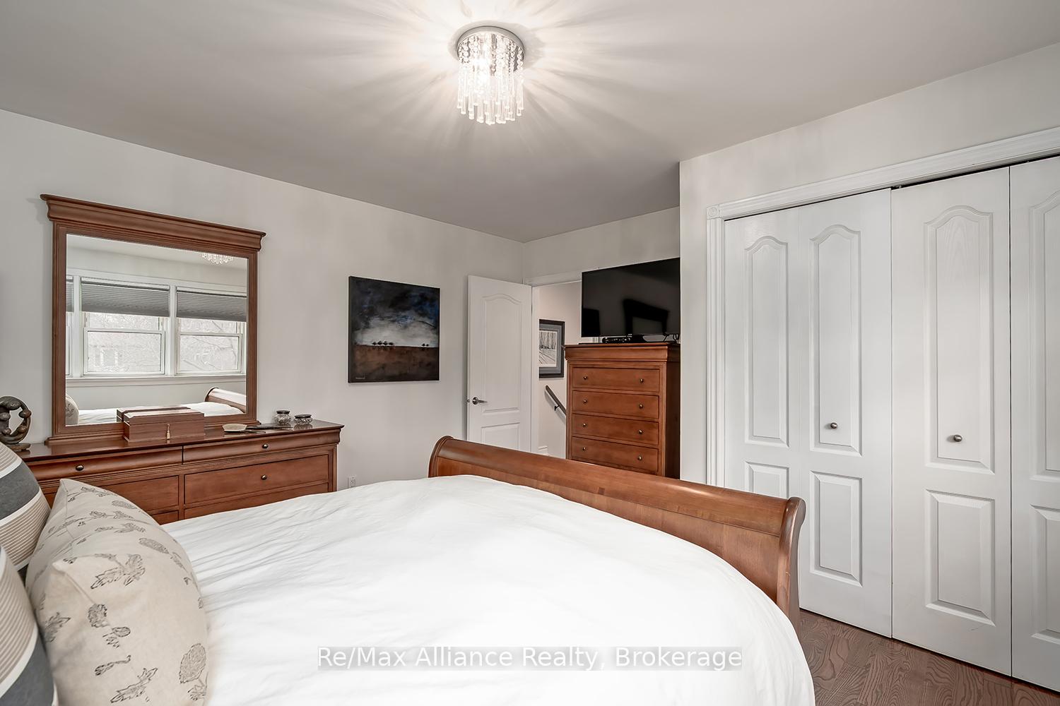 Photo 25 of 183 Westminster Drive, Oakville, Southwest — HOMEH