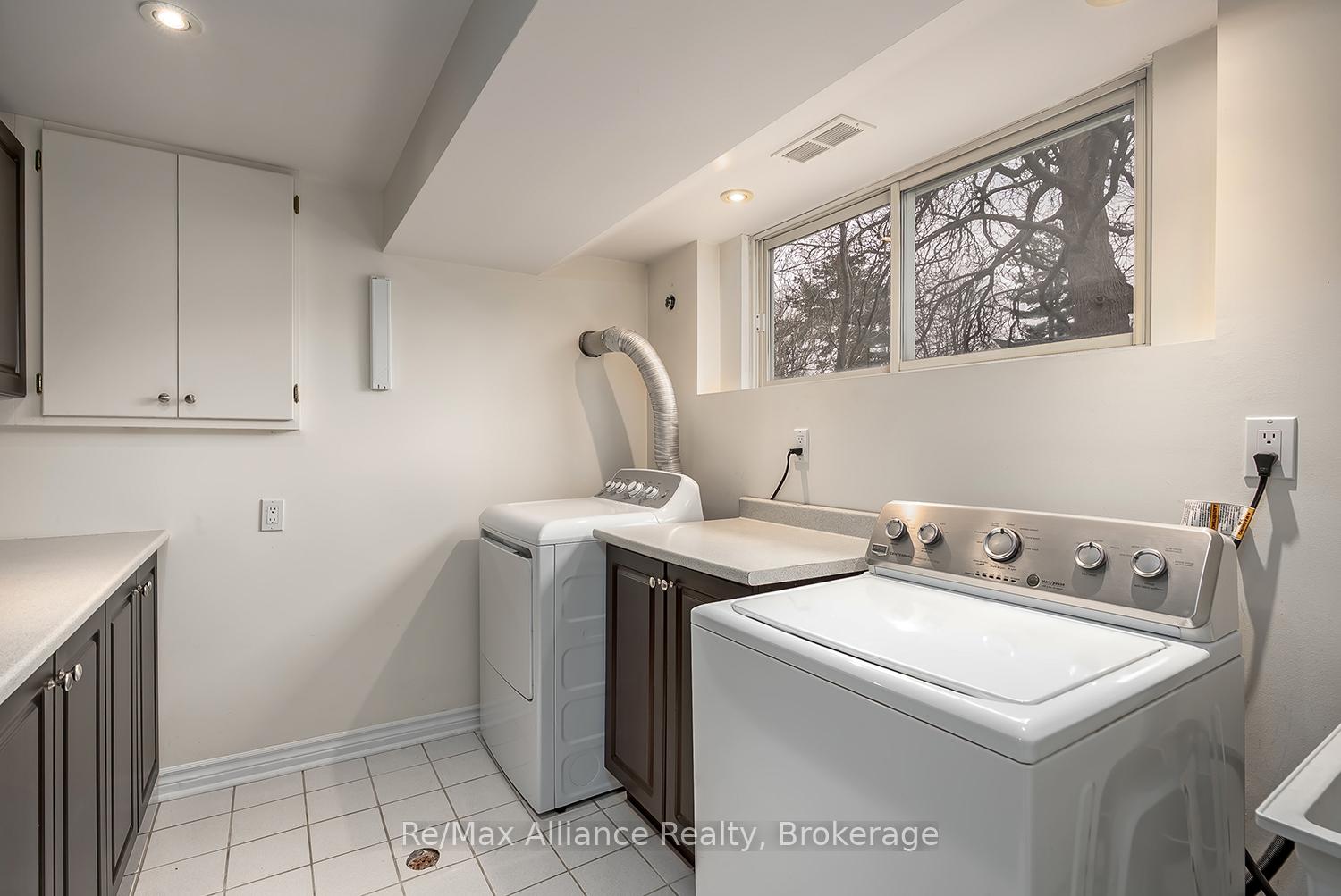 Photo 32 of 183 Westminster Drive, Oakville, Southwest — HOMEH