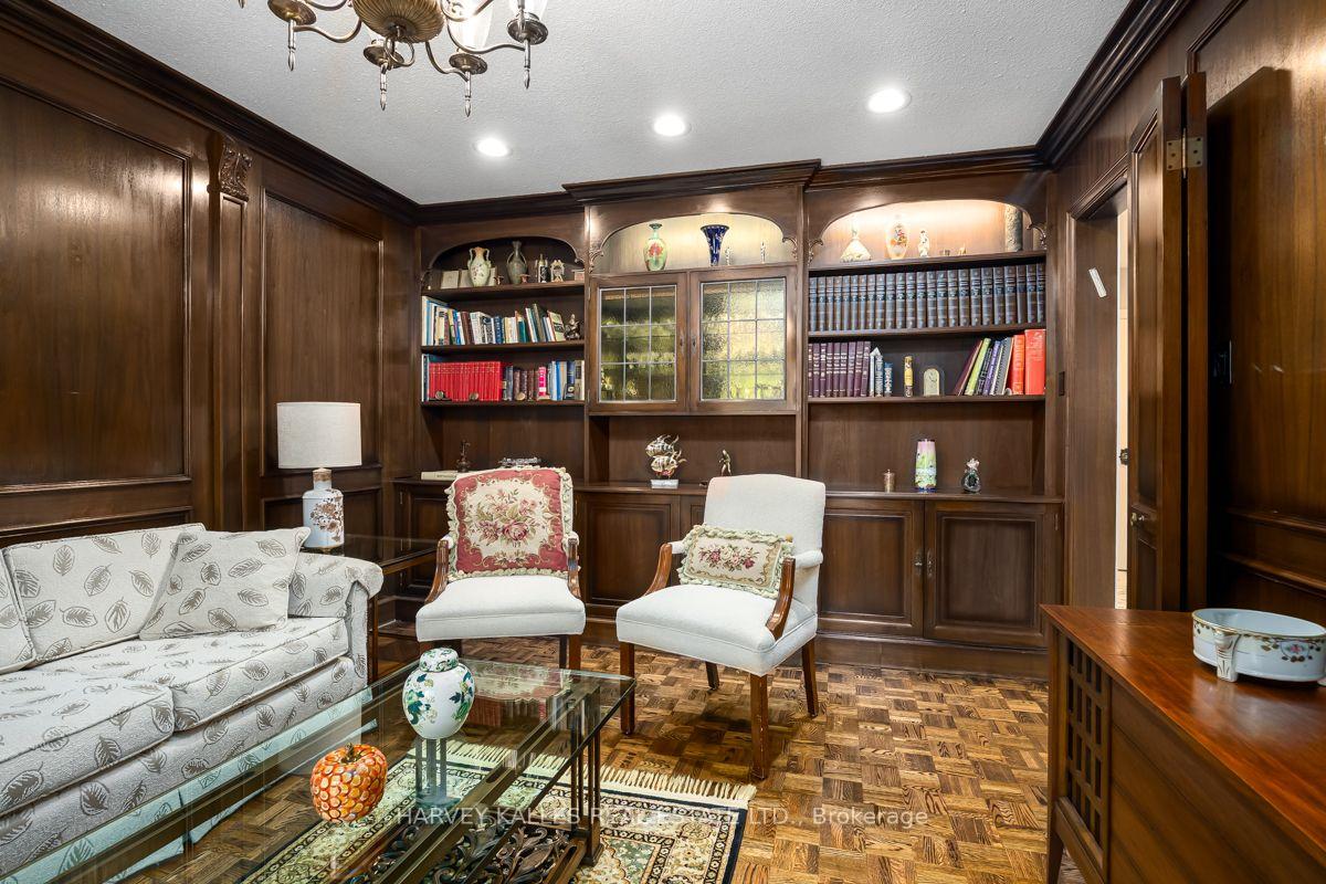 Photo 15 of 30 Coreydale Court, North York, Bathurst Manor — HOMEH