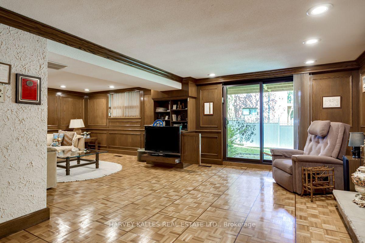 Photo 35 of 30 Coreydale Court, North York, Bathurst Manor — HOMEH