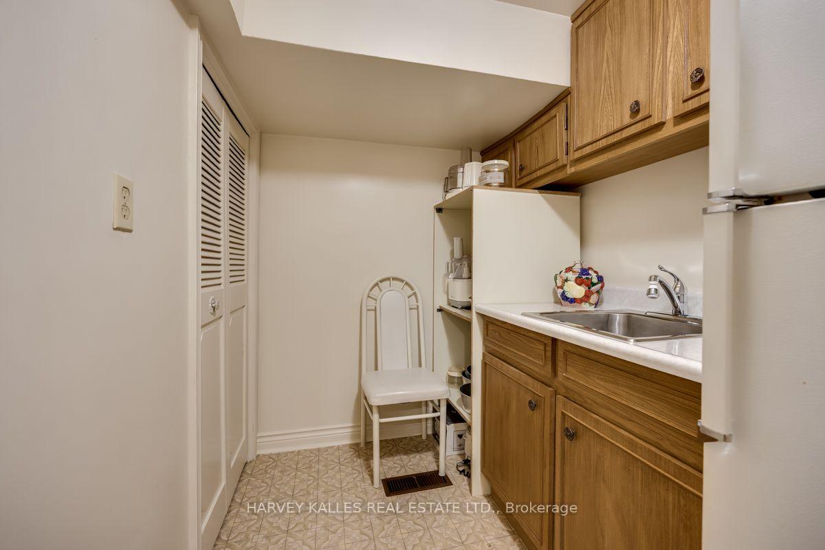 Photo 39 of 30 Coreydale Court, North York, Bathurst Manor — HOMEH