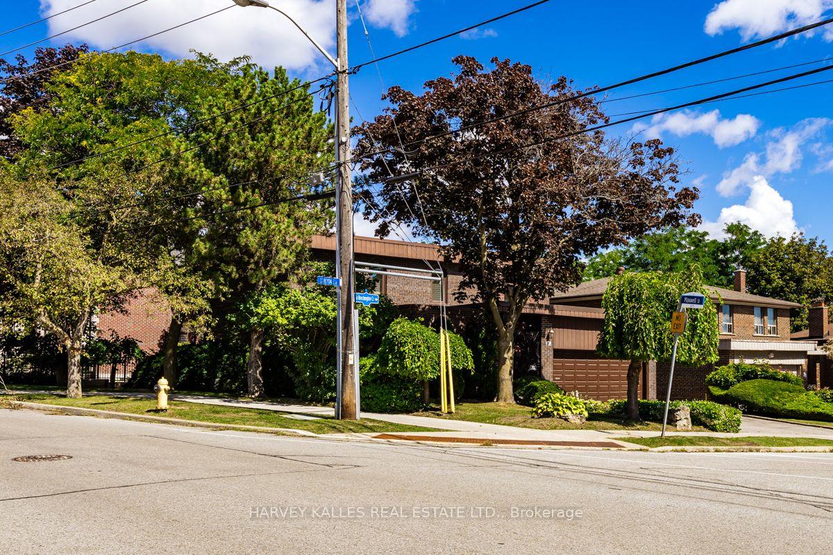 Photo 40 of 30 Coreydale Court, North York, Bathurst Manor — HOMEH