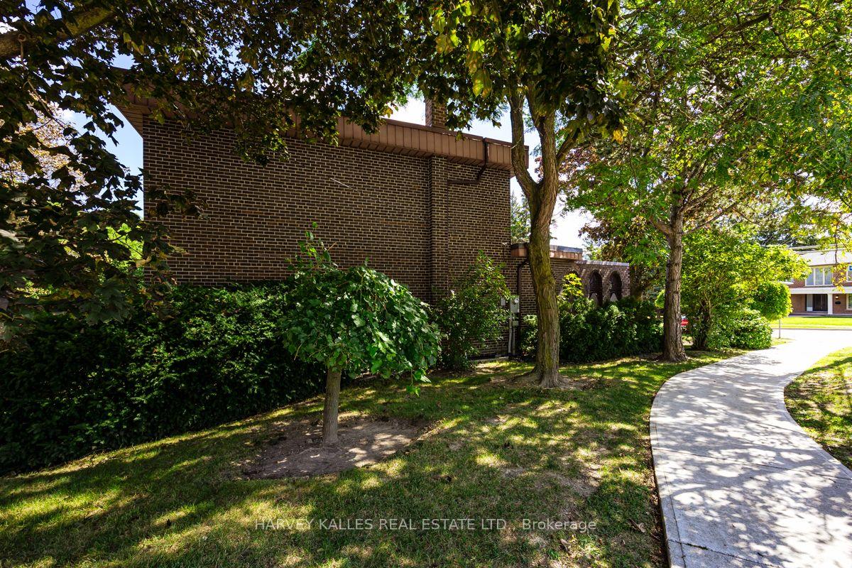 Photo 41 of 30 Coreydale Court, North York, Bathurst Manor — HOMEH