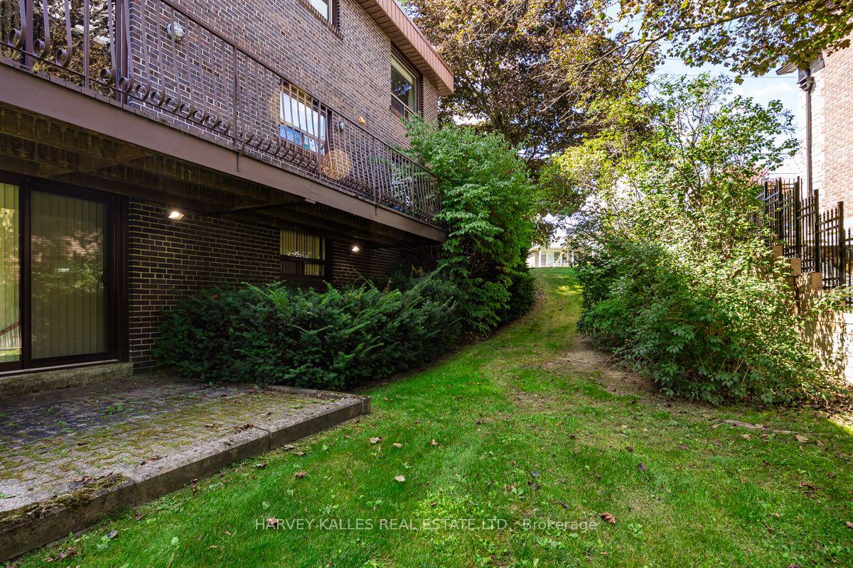 Photo 44 of 30 Coreydale Court, North York, Bathurst Manor — HOMEH