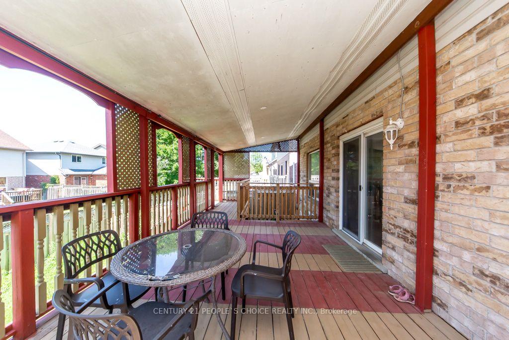 Photo 17 of 64 Milson Crescent, Guelph, Kortright Hills — HOMEH