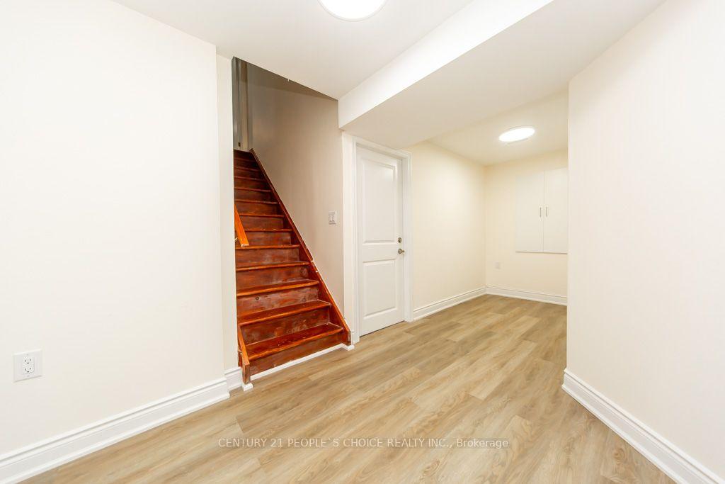 Photo 34 of 64 Milson Crescent, Guelph, Kortright Hills — HOMEH