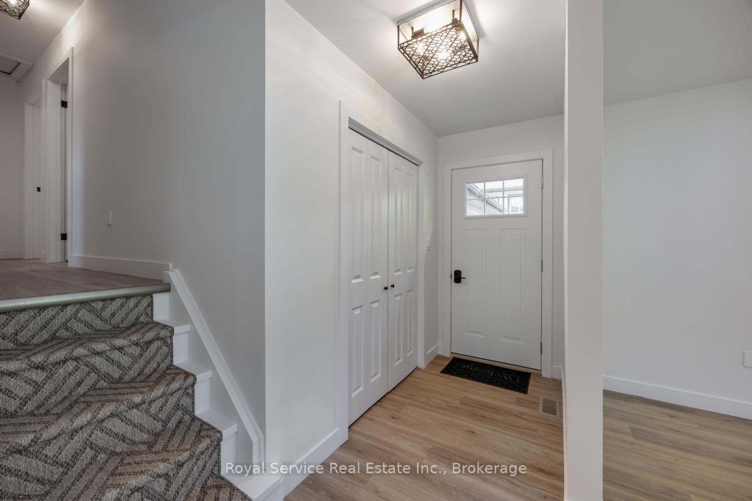 Photo 4 of 567 Daintry Crescent, Cobourg — HOMEH
