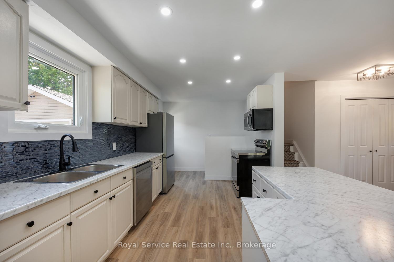 Photo 7 of 567 Daintry Crescent, Cobourg — HOMEH