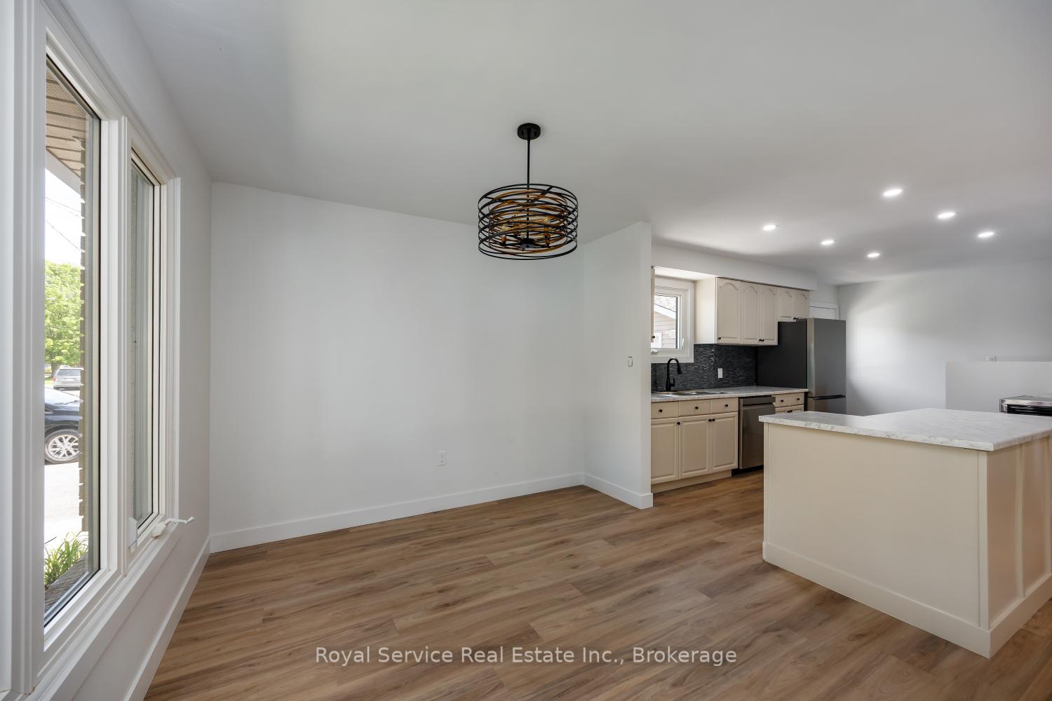 Photo 9 of 567 Daintry Crescent, Cobourg — HOMEH