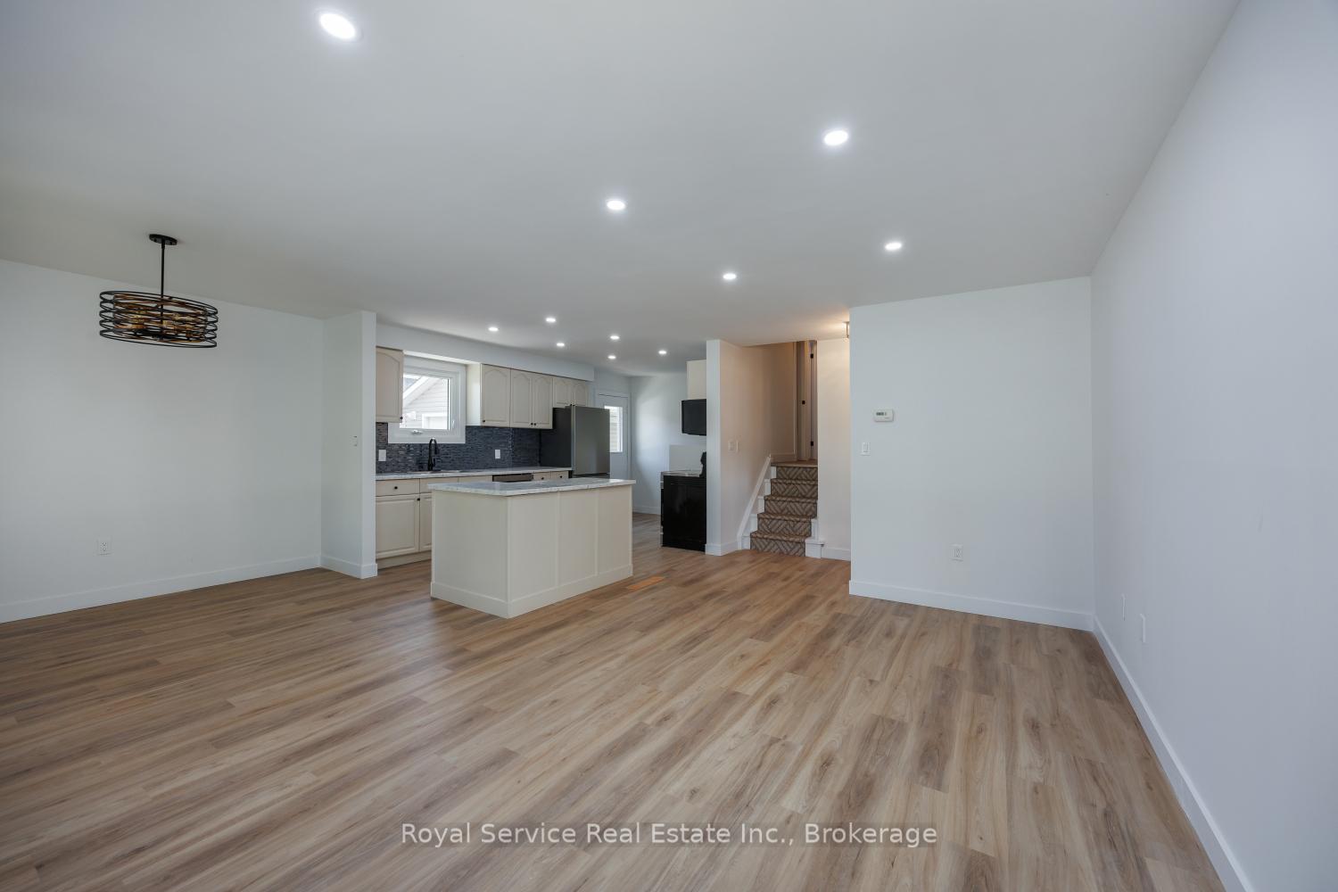 Photo 13 of 567 Daintry Crescent, Cobourg — HOMEH