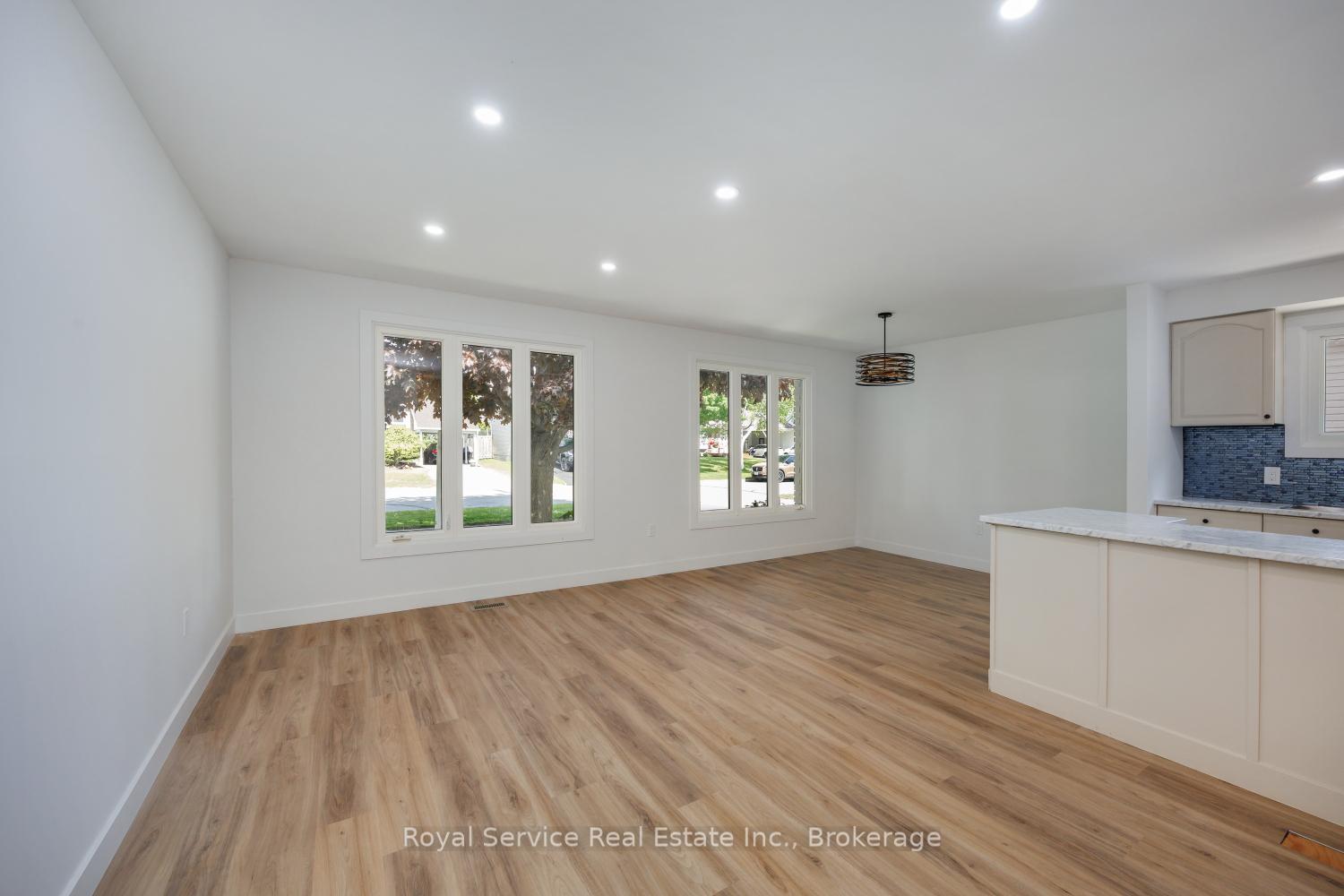 Photo 16 of 567 Daintry Crescent, Cobourg — HOMEH
