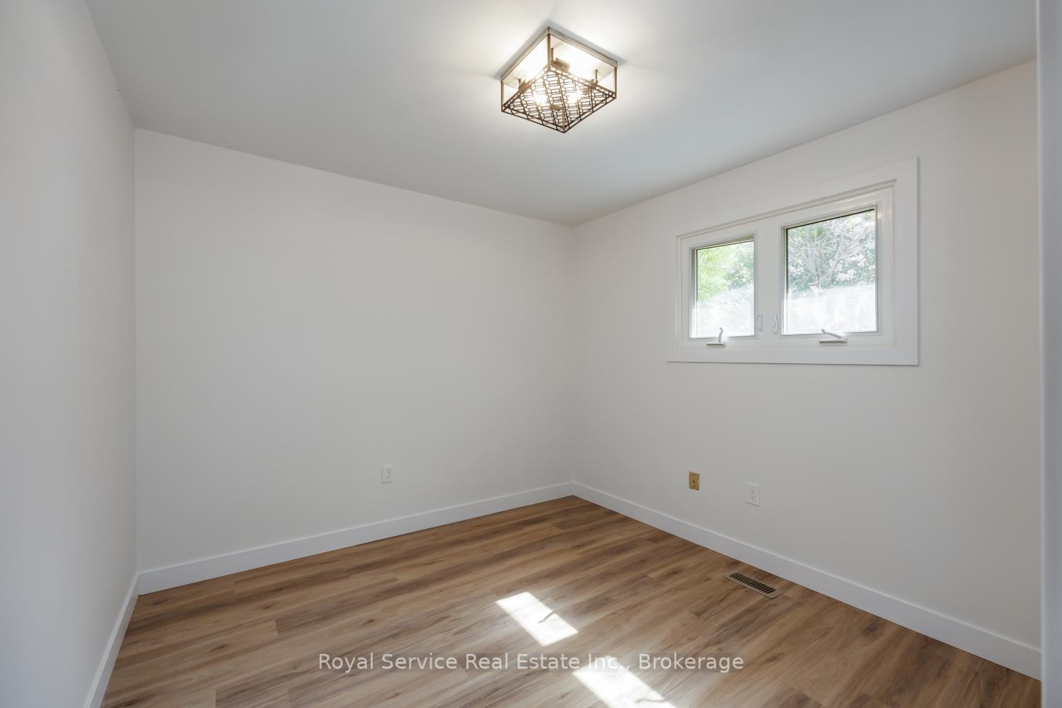 Photo 23 of 567 Daintry Crescent, Cobourg — HOMEH