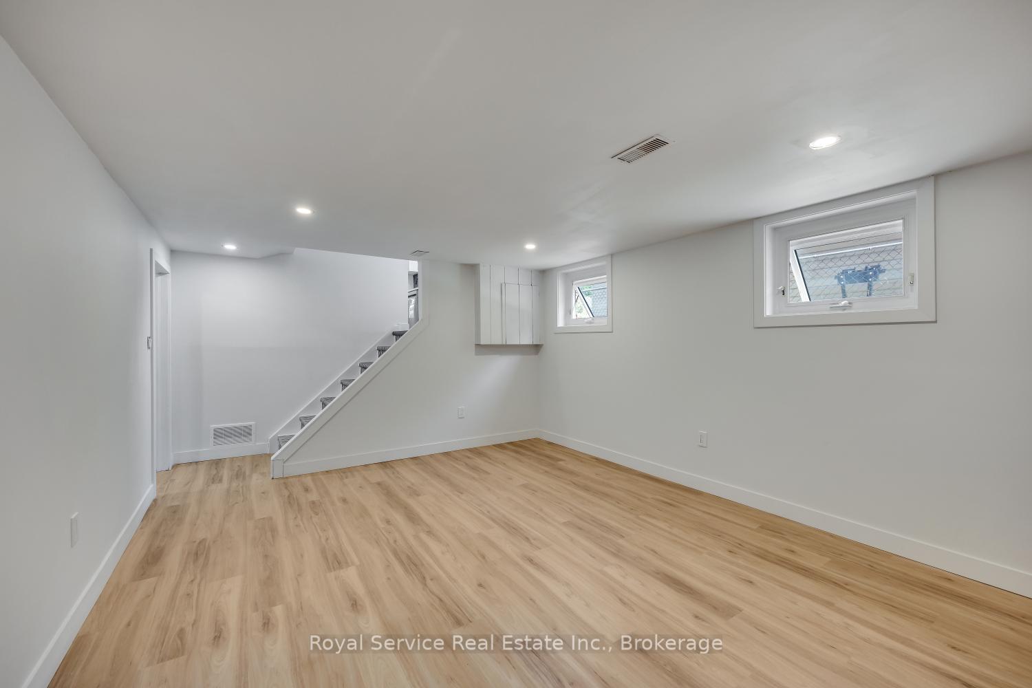 Photo 31 of 567 Daintry Crescent, Cobourg — HOMEH