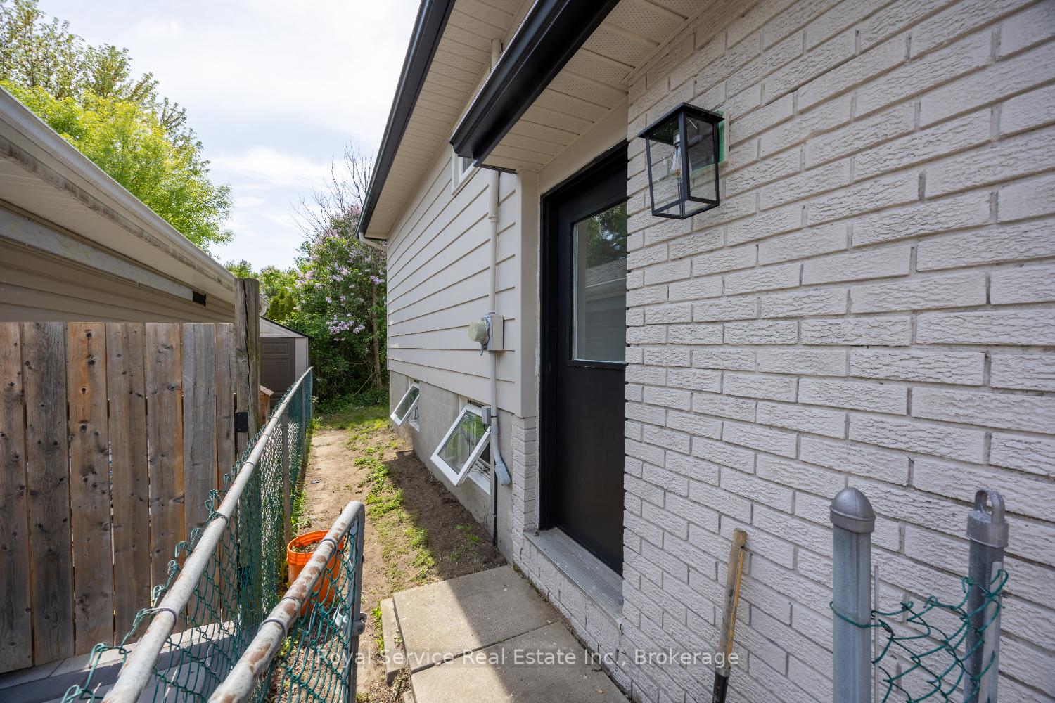 Photo 38 of 567 Daintry Crescent, Cobourg — HOMEH