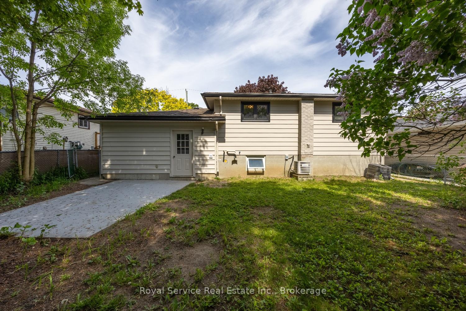 Photo 39 of 567 Daintry Crescent, Cobourg — HOMEH