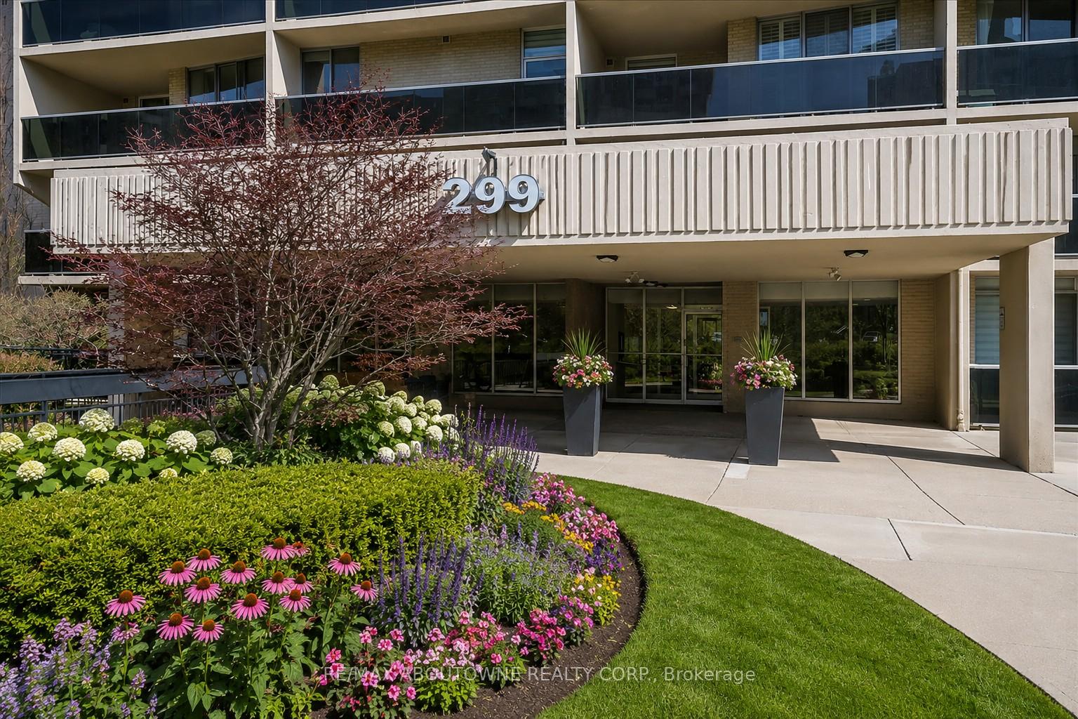 Photo 1 of Unit 1801, 299 Mill Road, Etobicoke, Markland Wood — HOMEH