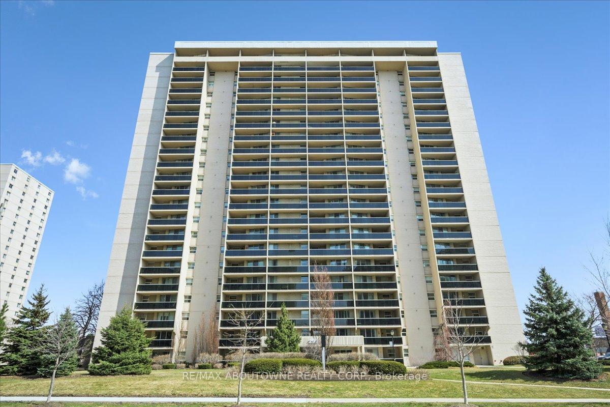 Photo 2 of Unit 1801, 299 Mill Road, Etobicoke, Markland Wood — HOMEH
