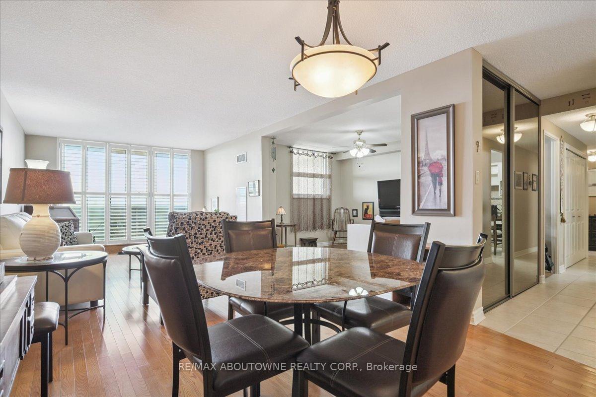 Photo 6 of Unit 1801, 299 Mill Road, Etobicoke, Markland Wood — HOMEH