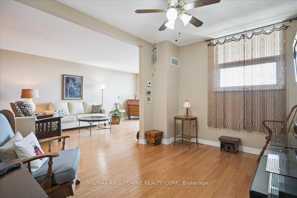 Photo 11 of Unit 1801, 299 Mill Road, Etobicoke, Markland Wood — HOMEH