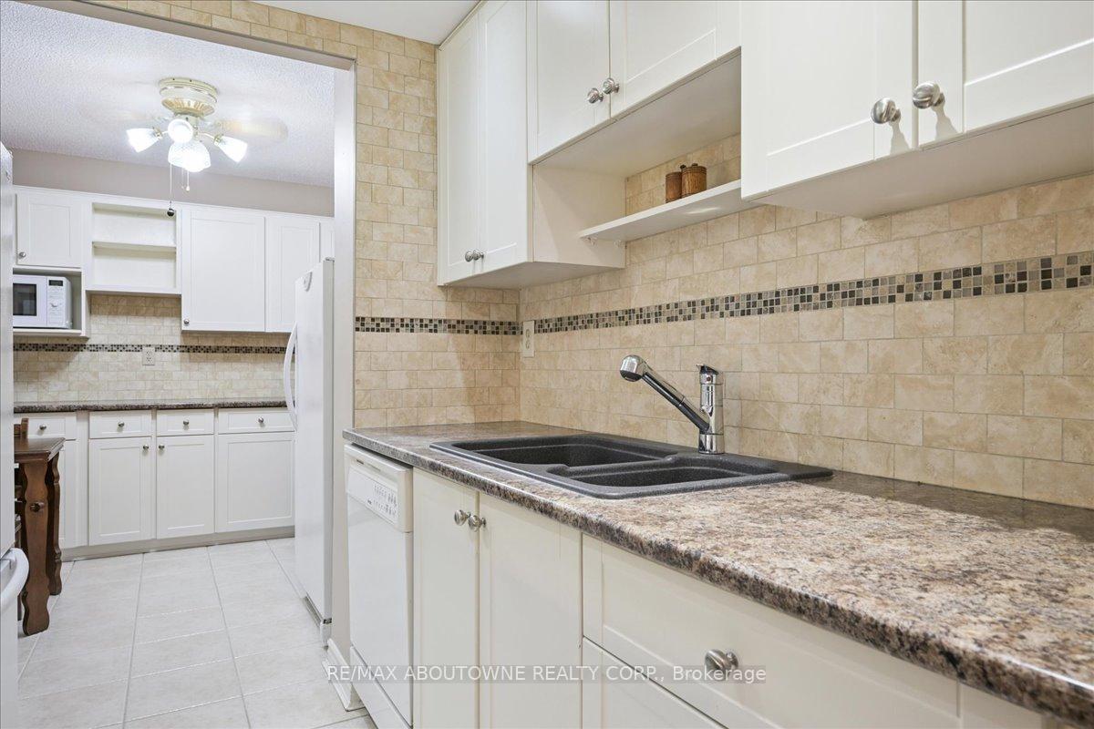 Photo 16 of Unit 1801, 299 Mill Road, Etobicoke, Markland Wood — HOMEH