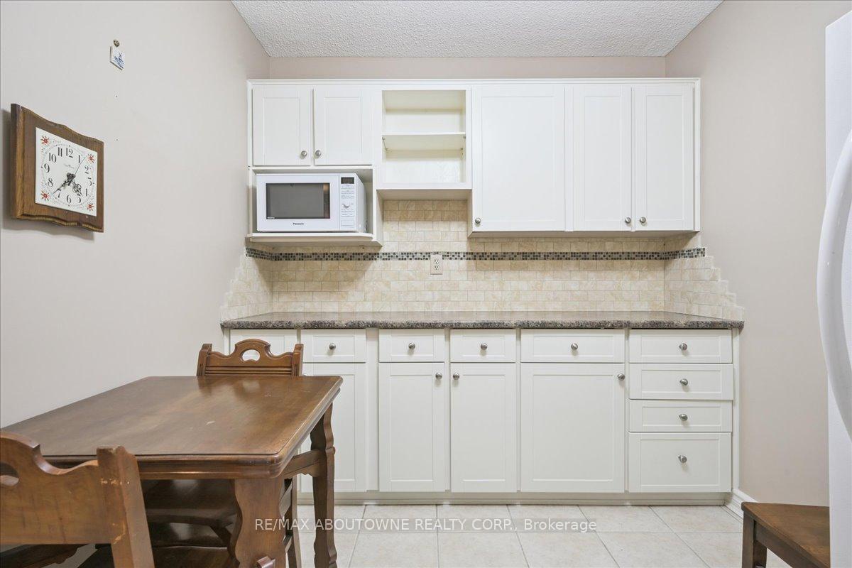 Photo 17 of Unit 1801, 299 Mill Road, Etobicoke, Markland Wood — HOMEH