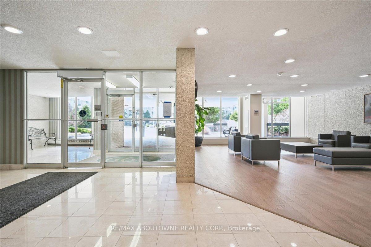 Photo 35 of Unit 1801, 299 Mill Road, Etobicoke, Markland Wood — HOMEH
