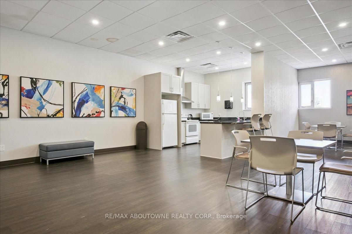 Photo 41 of Unit 1801, 299 Mill Road, Etobicoke, Markland Wood — HOMEH
