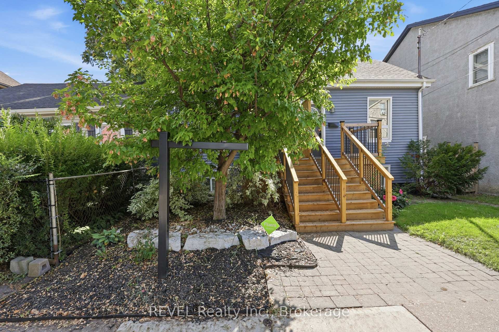 Photo 3 of 128 Robert Street, Hamilton, Beasley — HOMEH