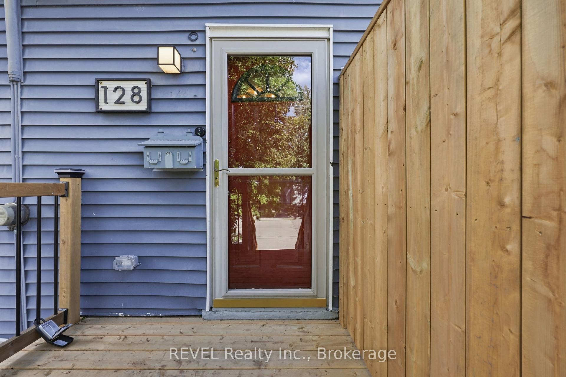 Photo 5 of 128 Robert Street, Hamilton, Beasley — HOMEH