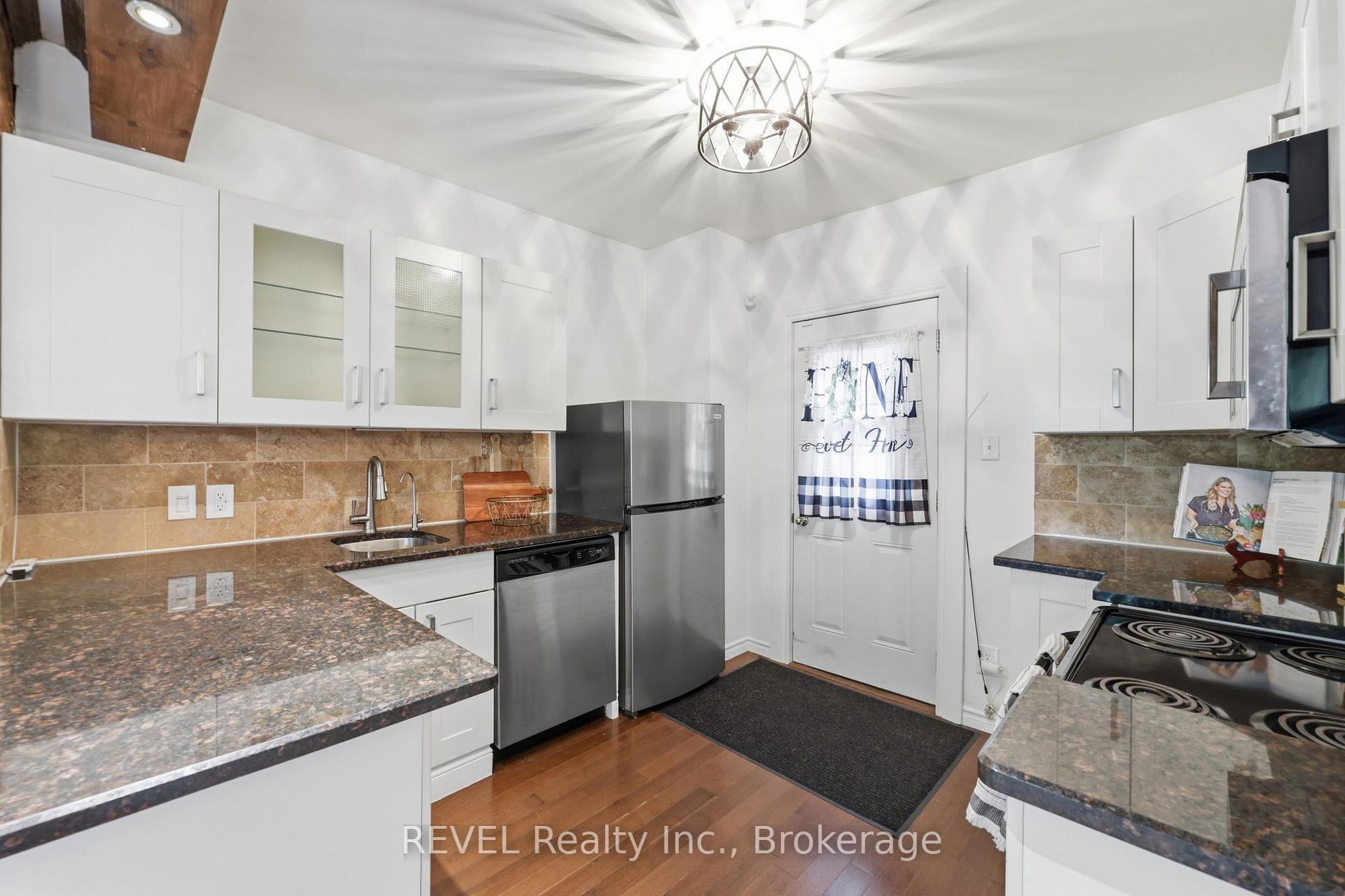 Photo 11 of 128 Robert Street, Hamilton, Beasley — HOMEH