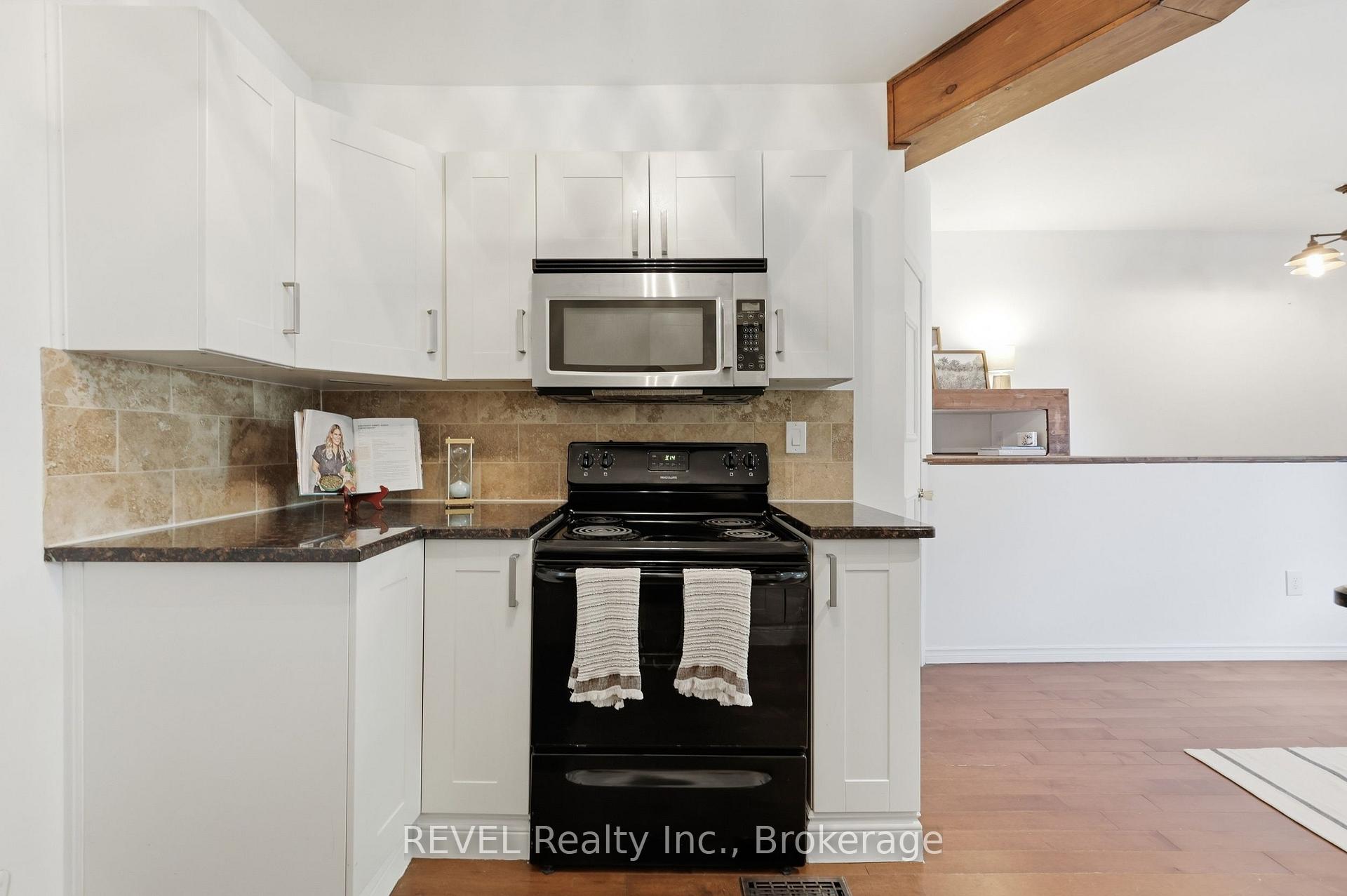 Photo 13 of 128 Robert Street, Hamilton, Beasley — HOMEH