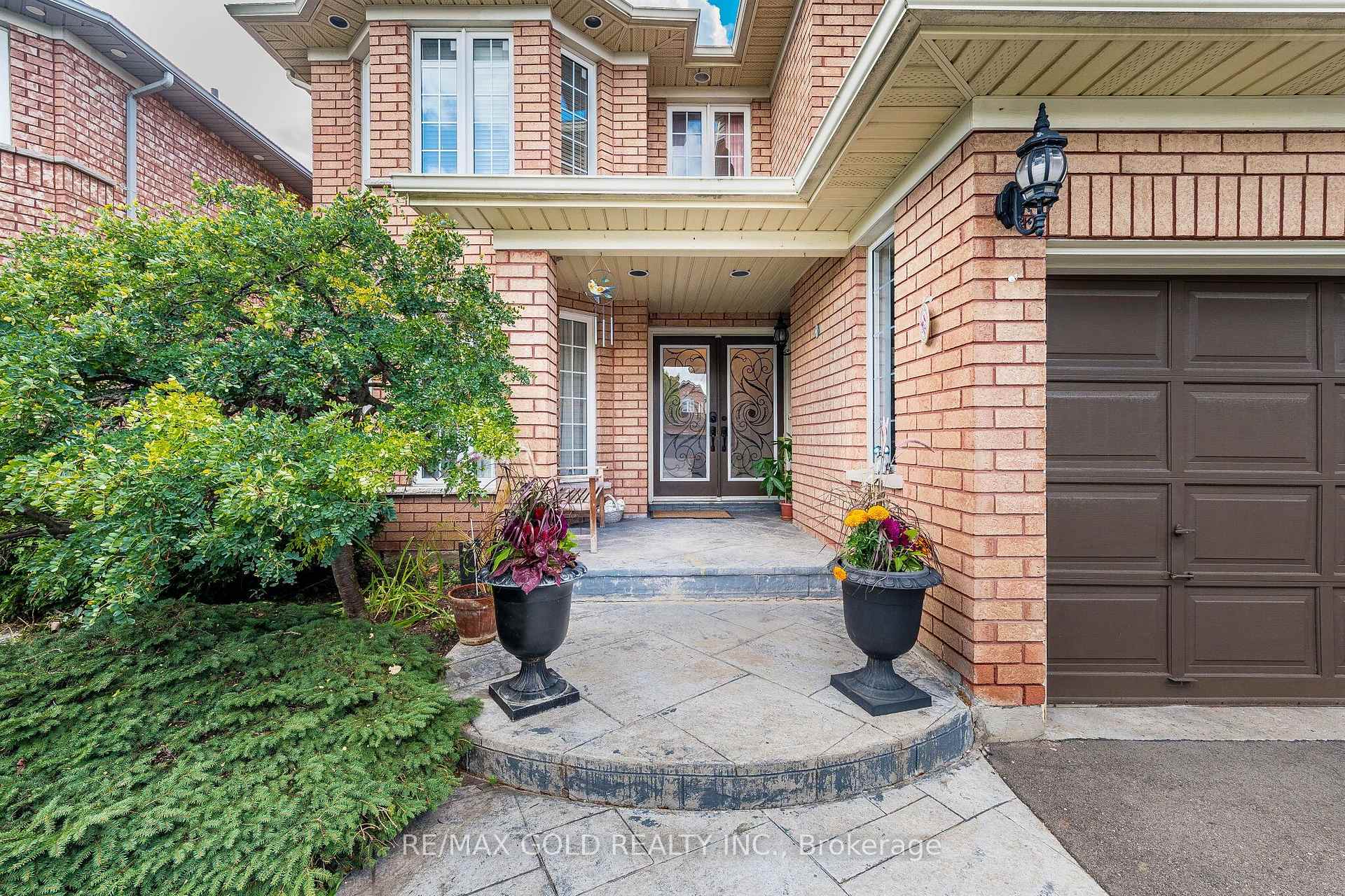 Photo 3 of 58 Springtown Trail, Brampton, Sandringham-Wellington — HOMEH