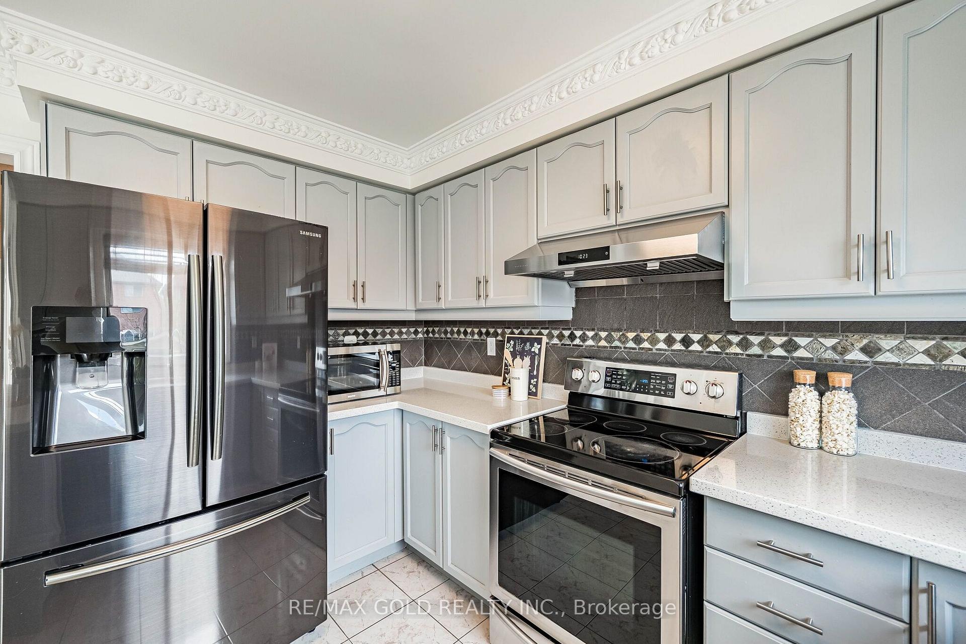 Photo 18 of 58 Springtown Trail, Brampton, Sandringham-Wellington — HOMEH