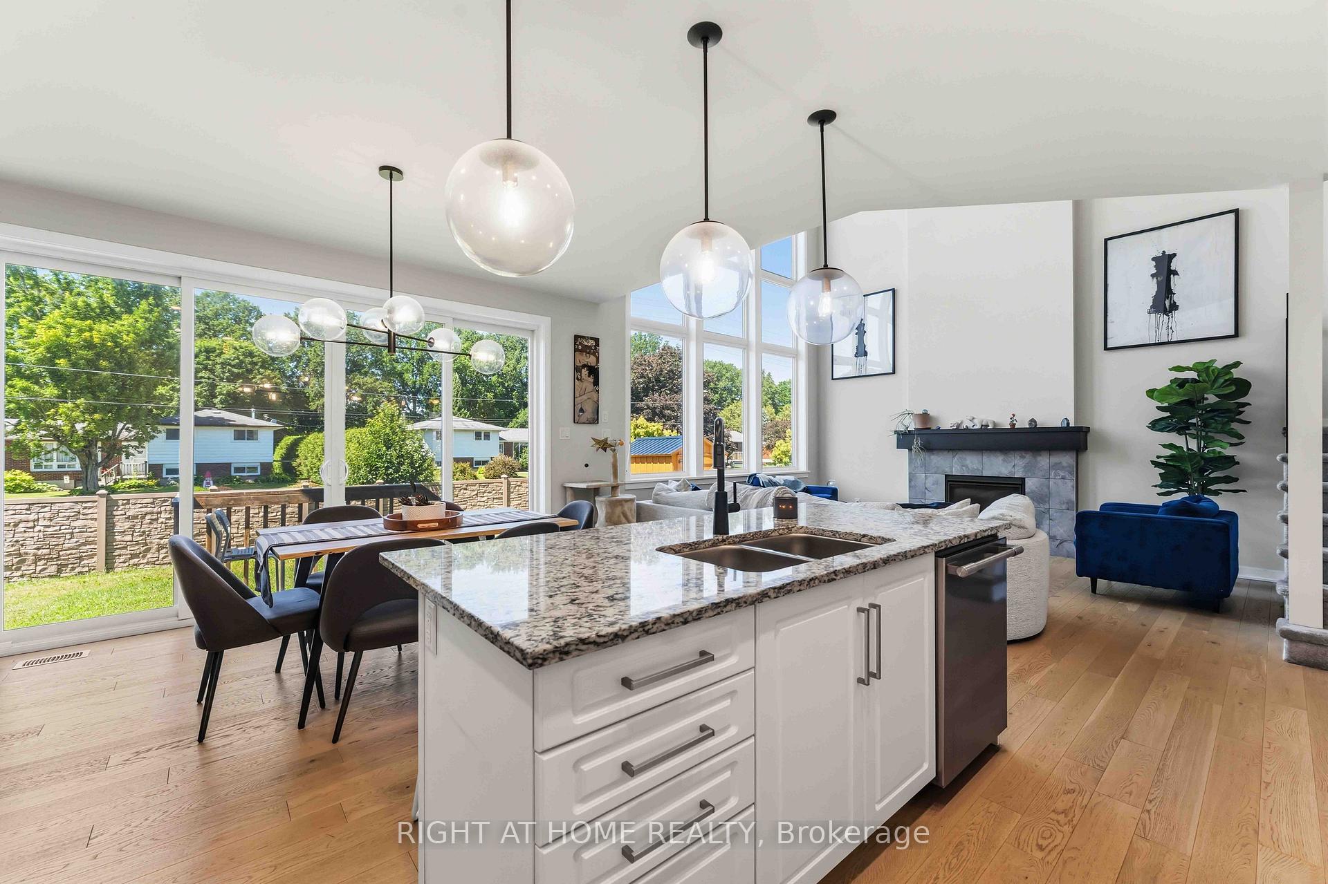 Photo 16 of 730 Kirkham Crescent, Ottawa, Btwn Franktown Rd. & Fallowfield Rd. — HOMEH
