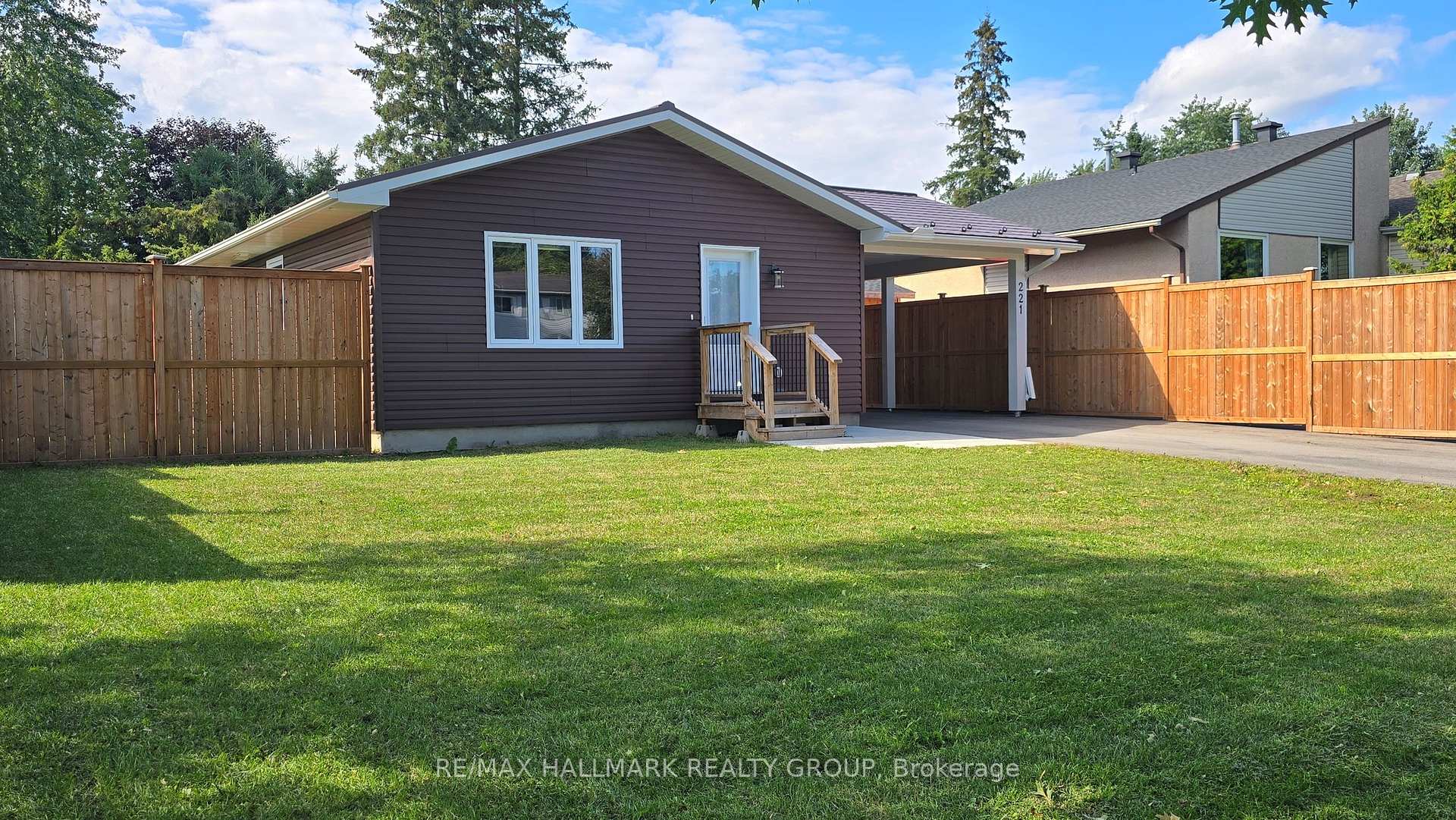 Photo of 221 Castlefrank Road